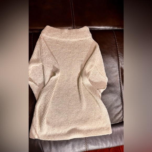 Jennifer Lopez Shimmering Champagne Color Sweater Vest Macrame Size M - Picture 2 of 10